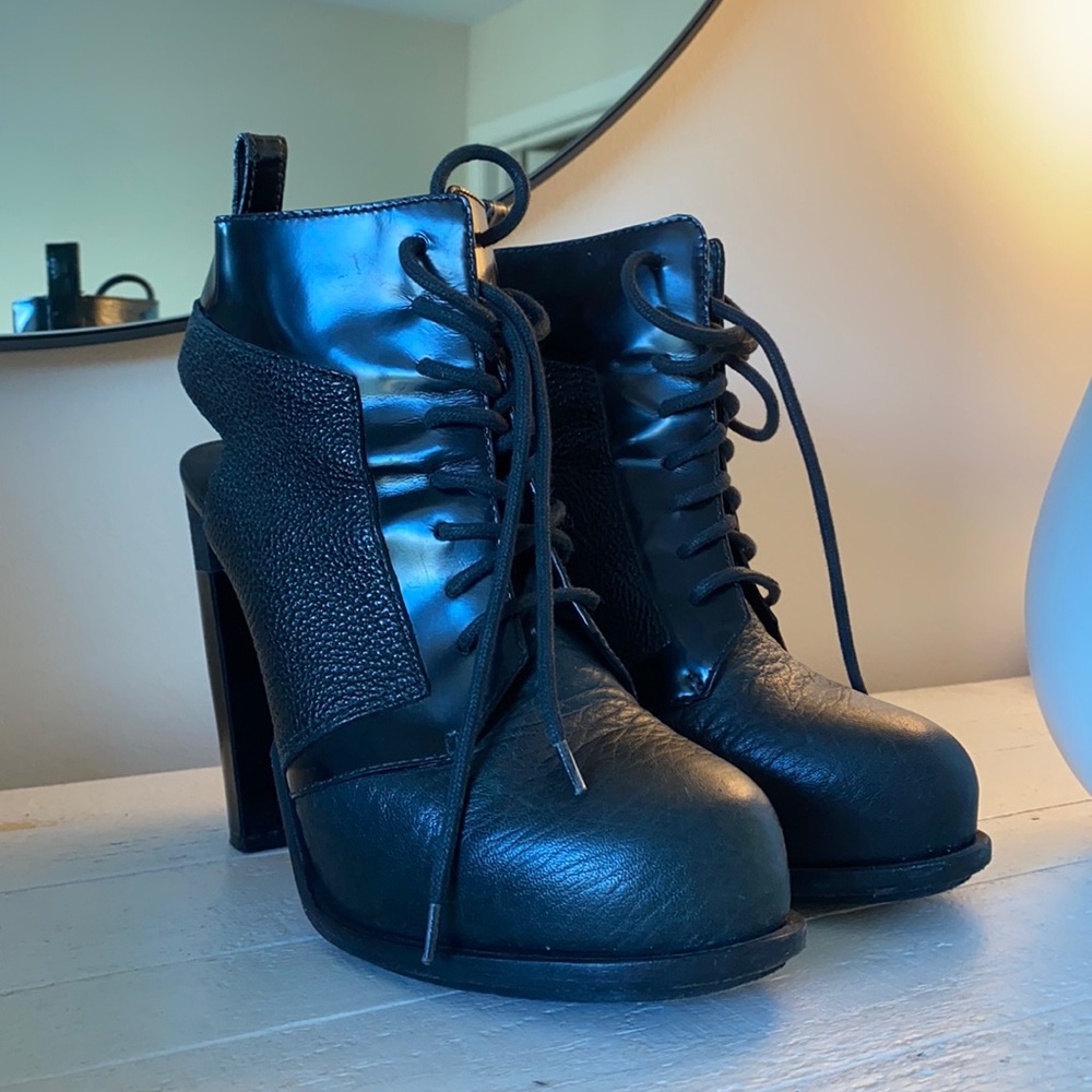 Alexander Wang Dakota booties size 38 in black